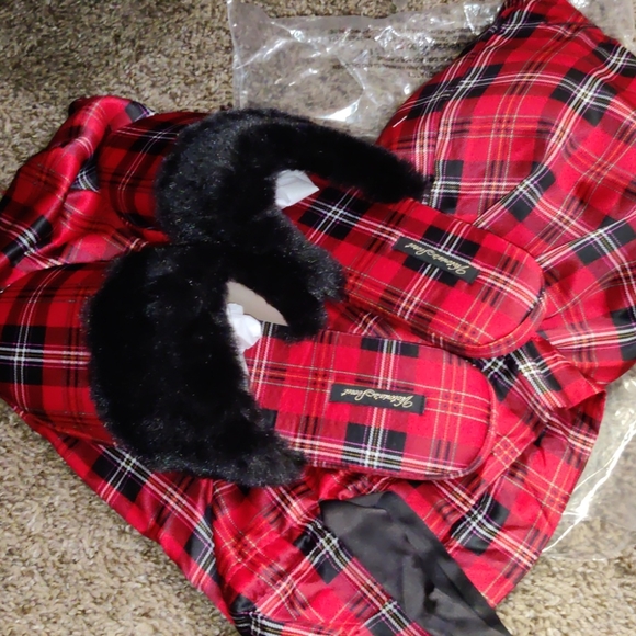 Slippers and dust bag - Picture 8 of 9